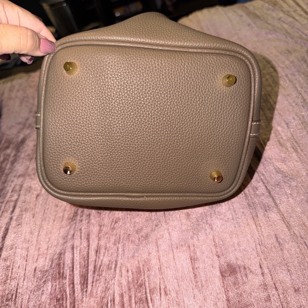 Elegant Brown faux Leather Tote Bag. - Picture 8 of 8